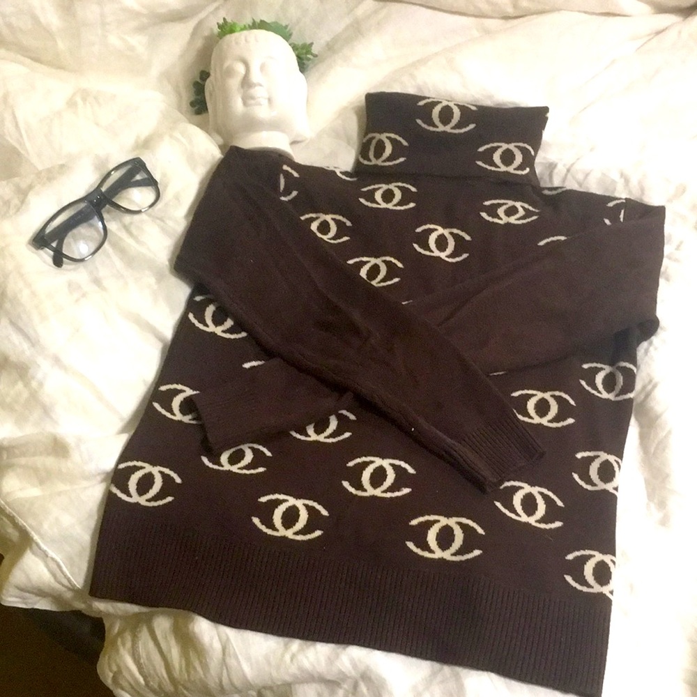 Imita Chanel super soft turtle neck.
